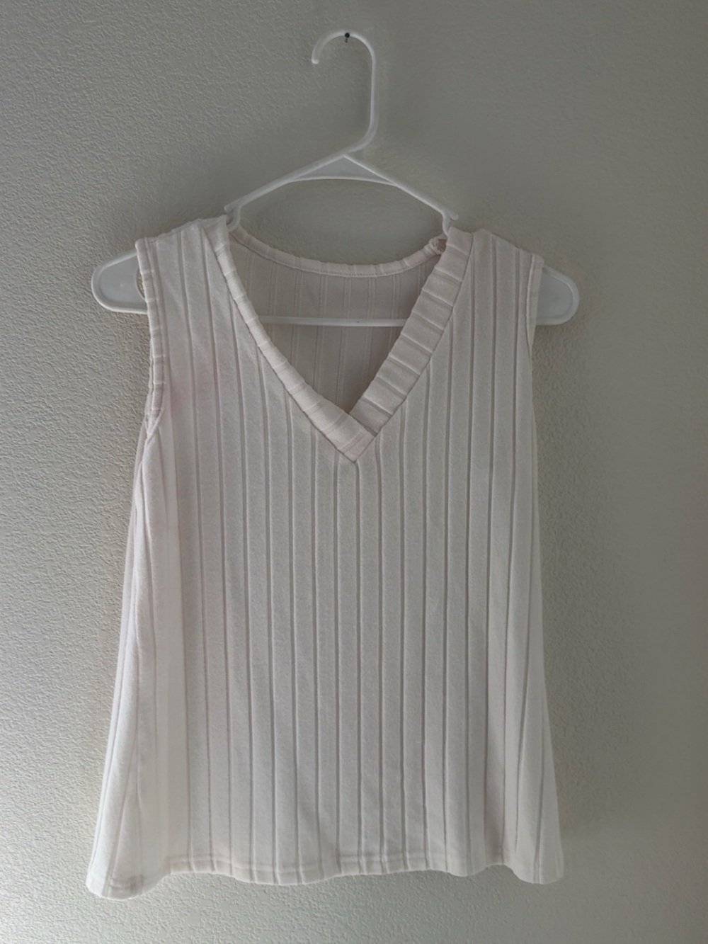 Sleeveless V-Neck Ribbed Tank - Light Blush